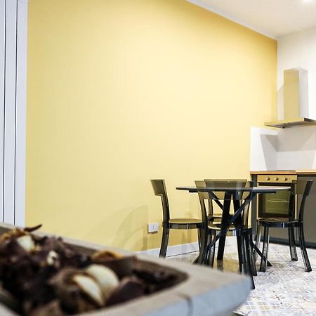 Rrrapido Apartment In Corso San Gottardo - 4 People Милан Экстерьер фото
