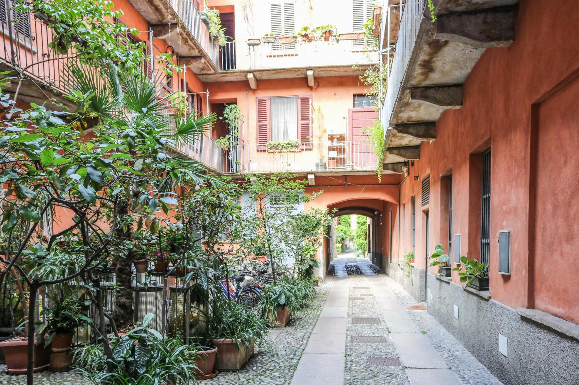 Rrrapido Apartment In Corso San Gottardo - 4 People Милан Экстерьер фото